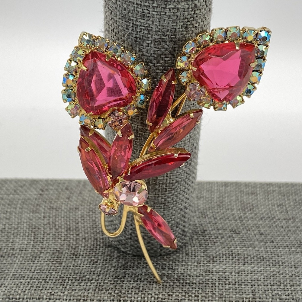 Unsigned Gold Tone Heart Floral Brooch Vintage Pink Red Rhinestone AB 3"